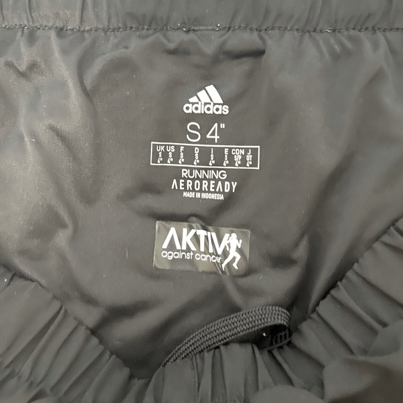 Adidas running shorts - size S - Picture 3 of 3